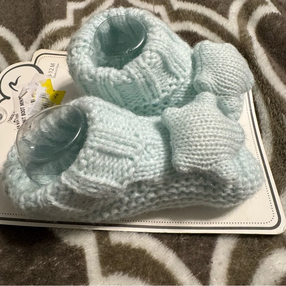 Cozy Knit Baby Booties in Light‎ Blue